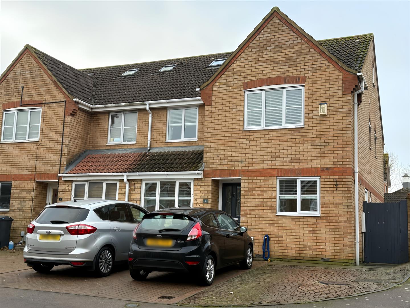 Priory Gate Shefford